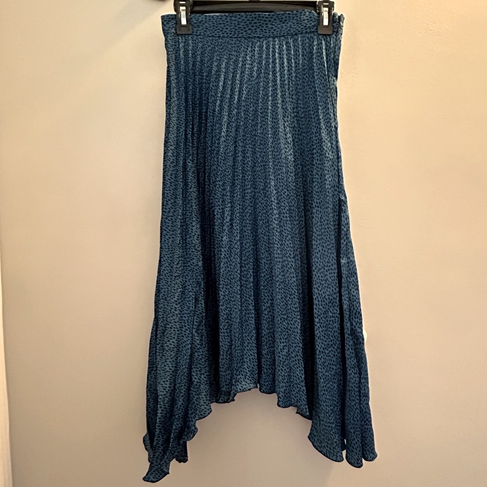 Pleated midi skirt